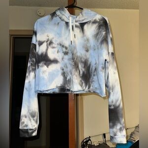 Justify Women’s Cropped Hoodie 
Size S
Blue tie-dye